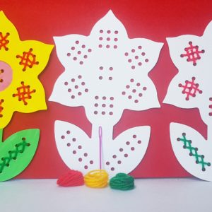 Set creativ de cusut si pictat - Narcisă 23cm înălțime (lemn sau carton)